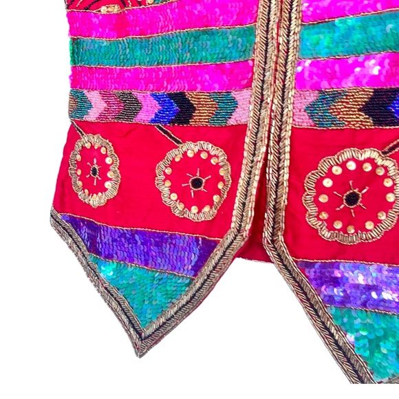 Women's Vintage Red Cache Beaded & Sequined Vest Size Medium Boho Sexy Fun EUC - Picture 2 of 7